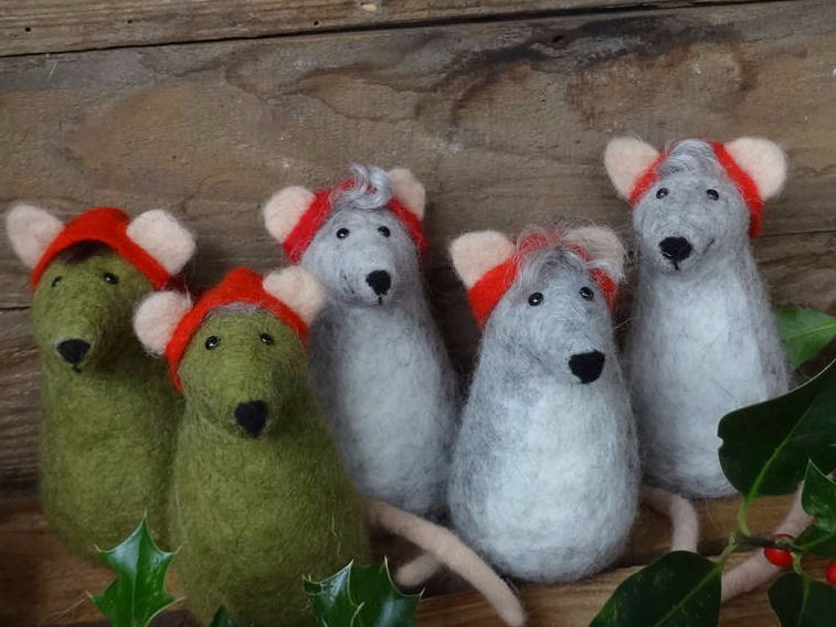 Filzmaus mit Filzsternen